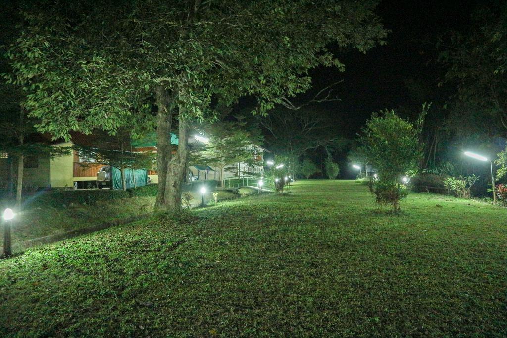 Baan Khue Wieng Resort Mae Sariang Exterior foto